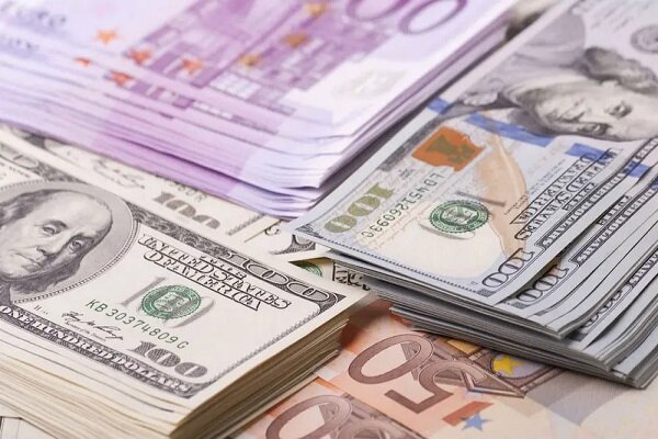 کاهش تدریجی نرخ ارز در بازار تجاری